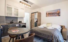 Central Sphere Apartment